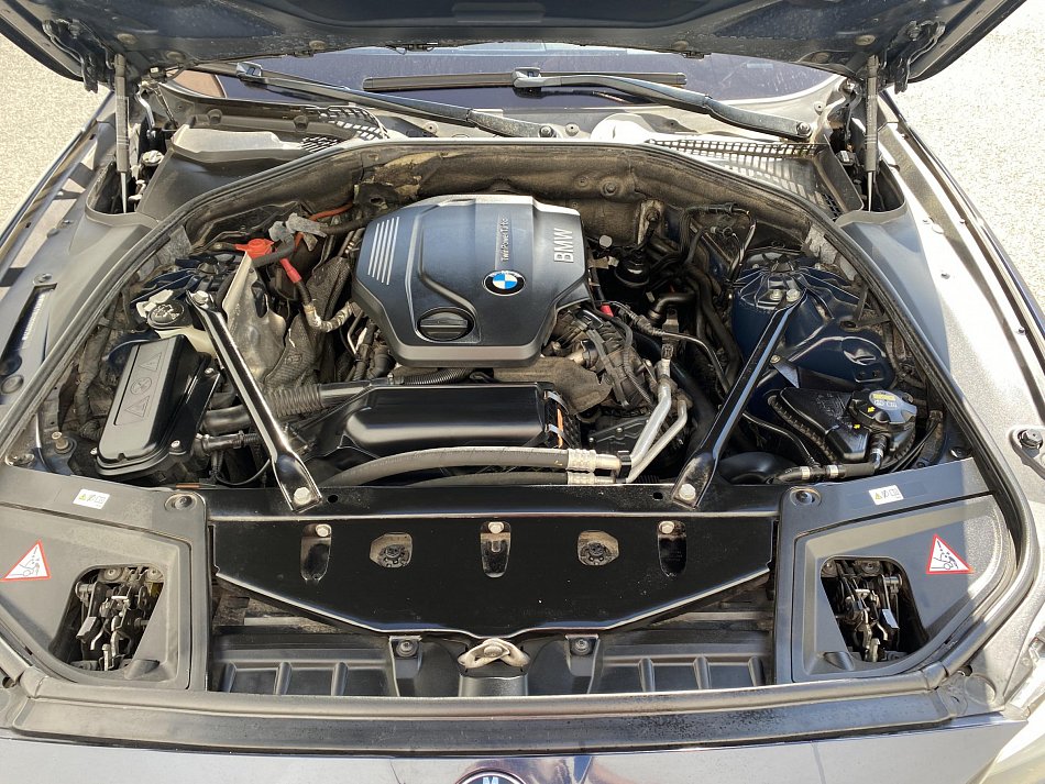 BMW Řada 5 2.0D LuxuryLine 520d xDrive