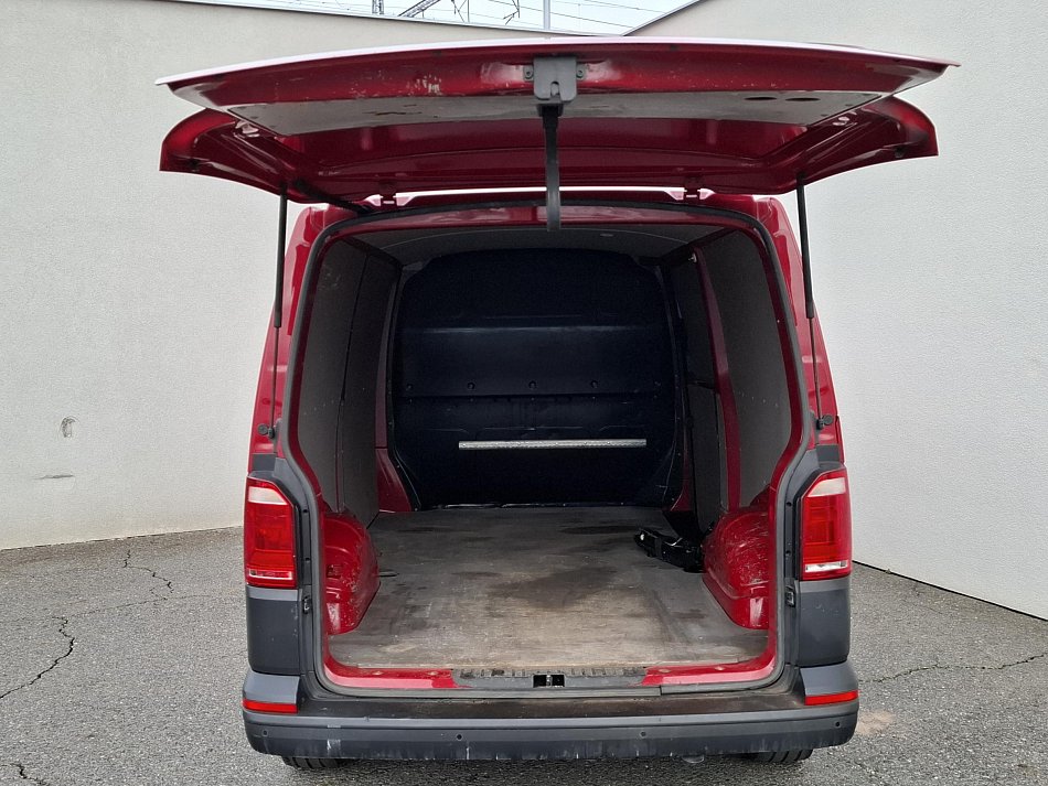 Volkswagen Transporter 2.0TDi  L2H1