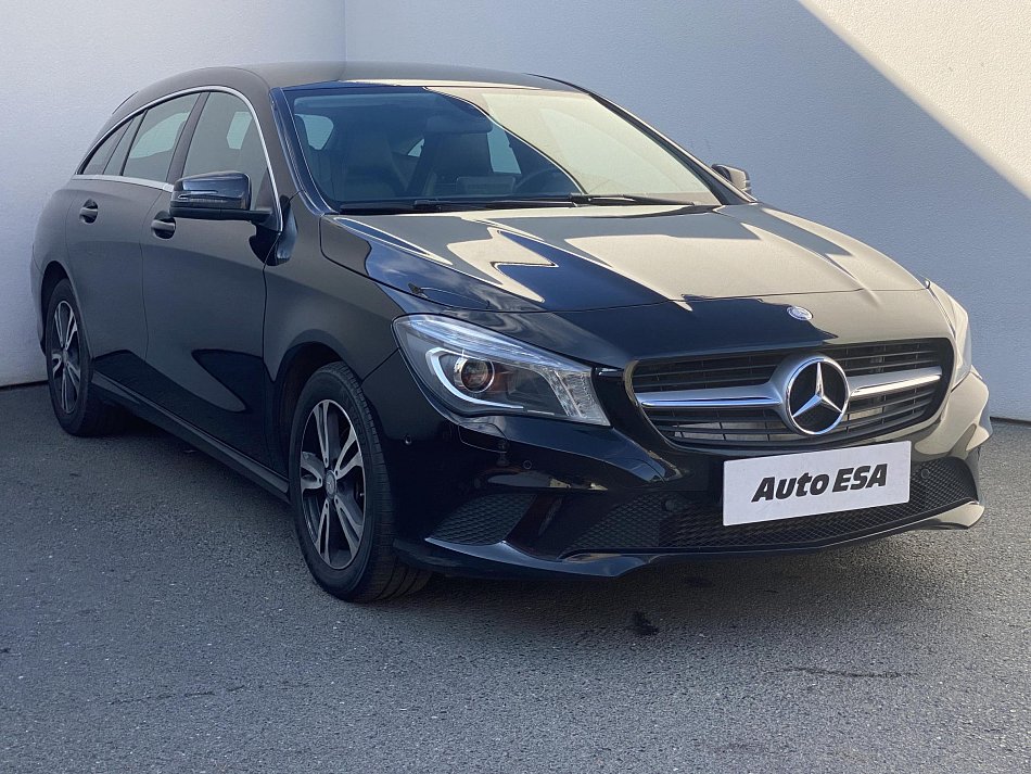 Mercedes-Benz CLA 1.6 i  180