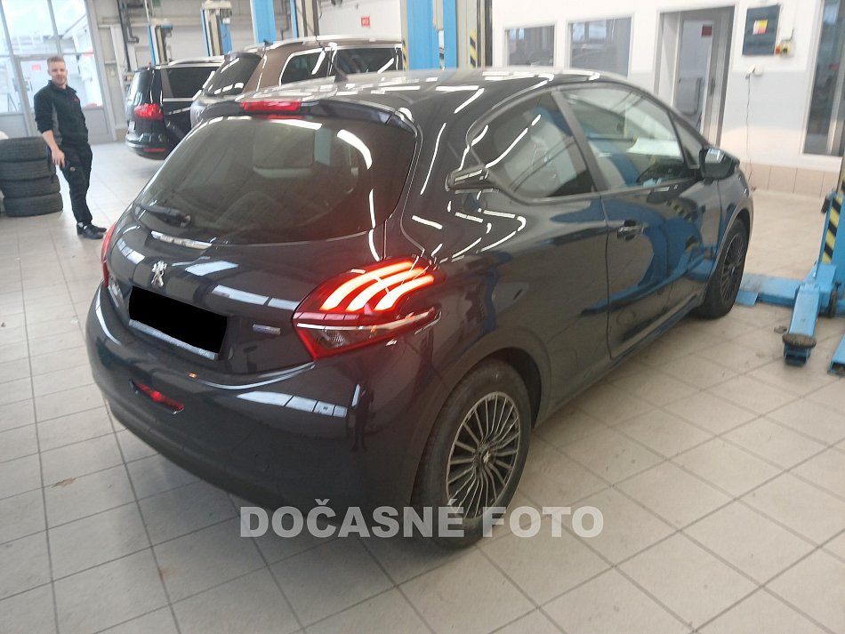 Peugeot 208 1.2 i Active