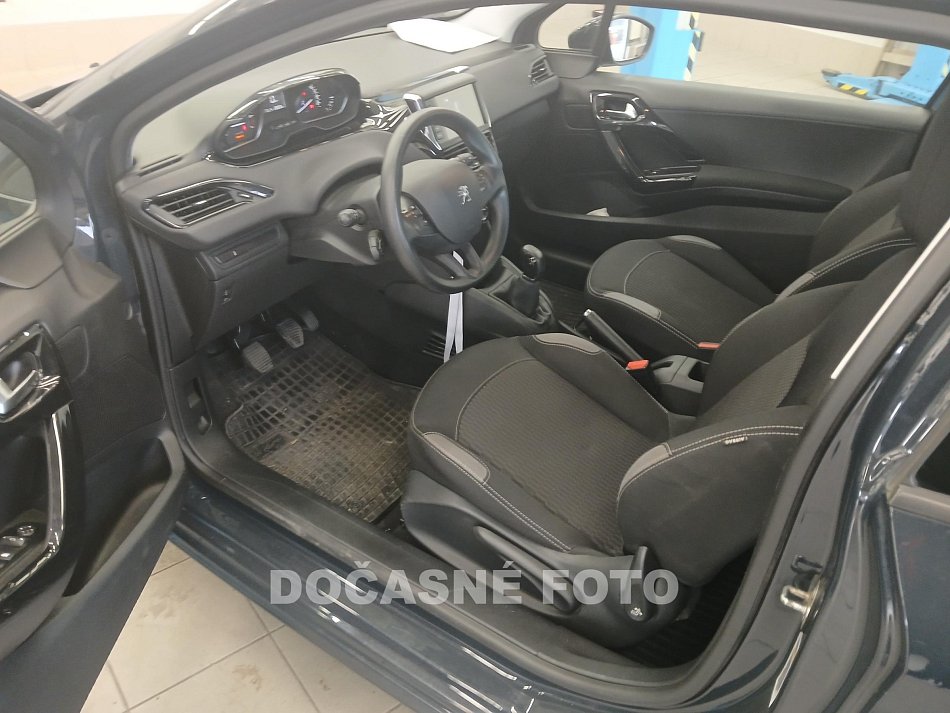 Peugeot 208 1.2 i Active