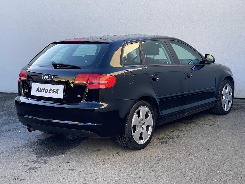 Audi A3 1.6 i 