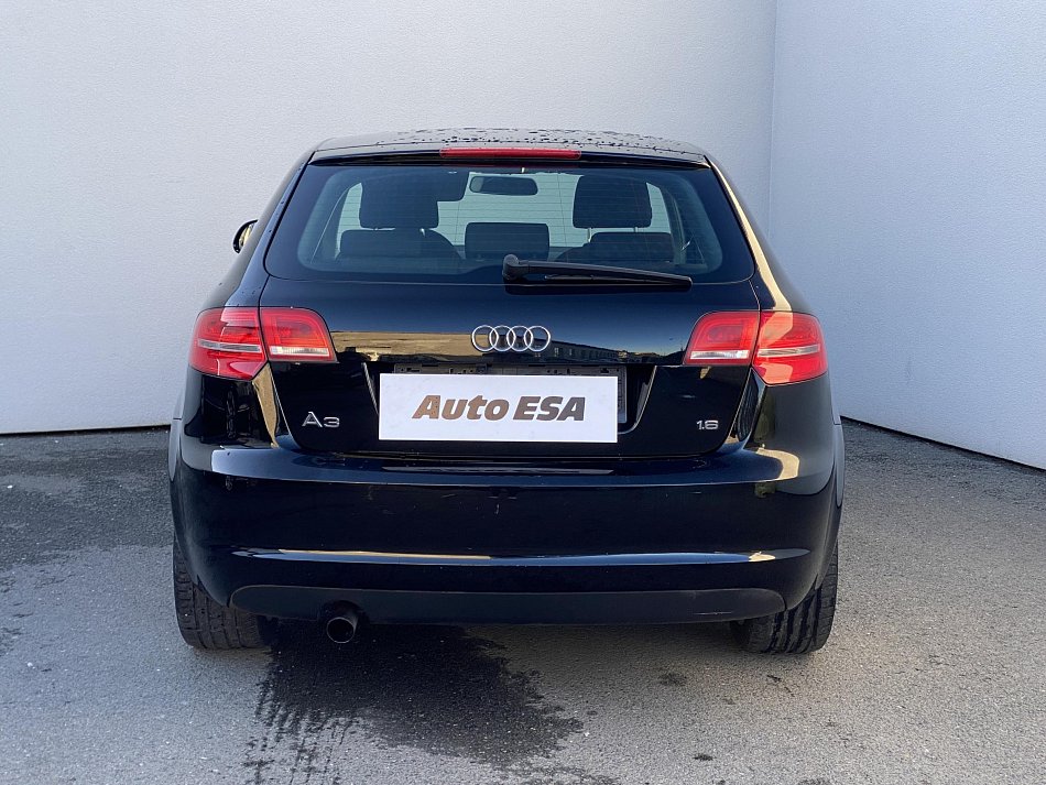 Audi A3 1.6 i 