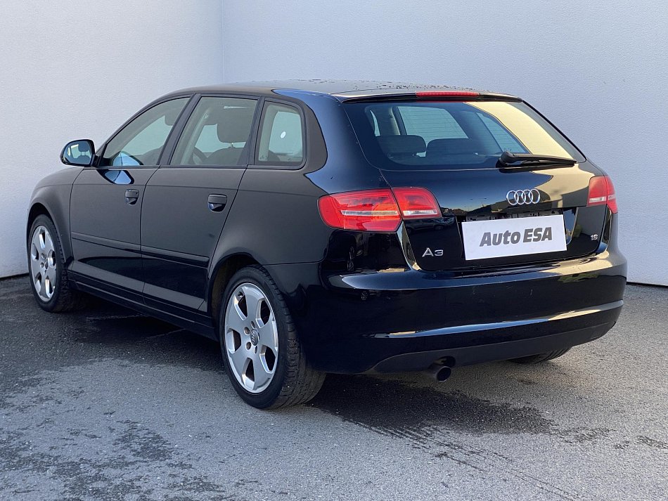 Audi A3 1.6 i 