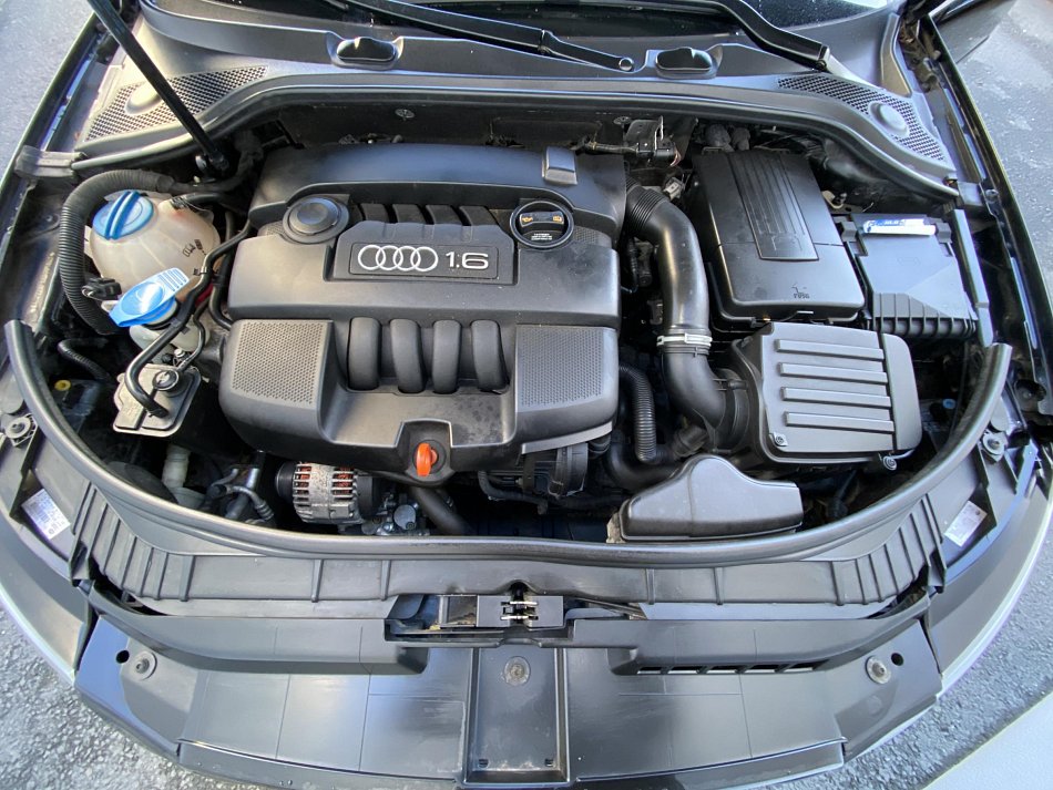 Audi A3 1.6 i 