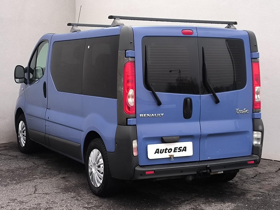 Renault Trafic 2.5dCi  9míst