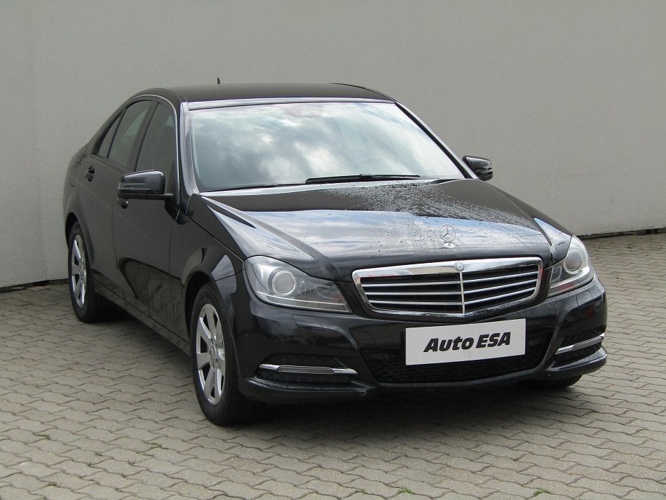 Mercedes-Benz Třída C 2.2 CDI 