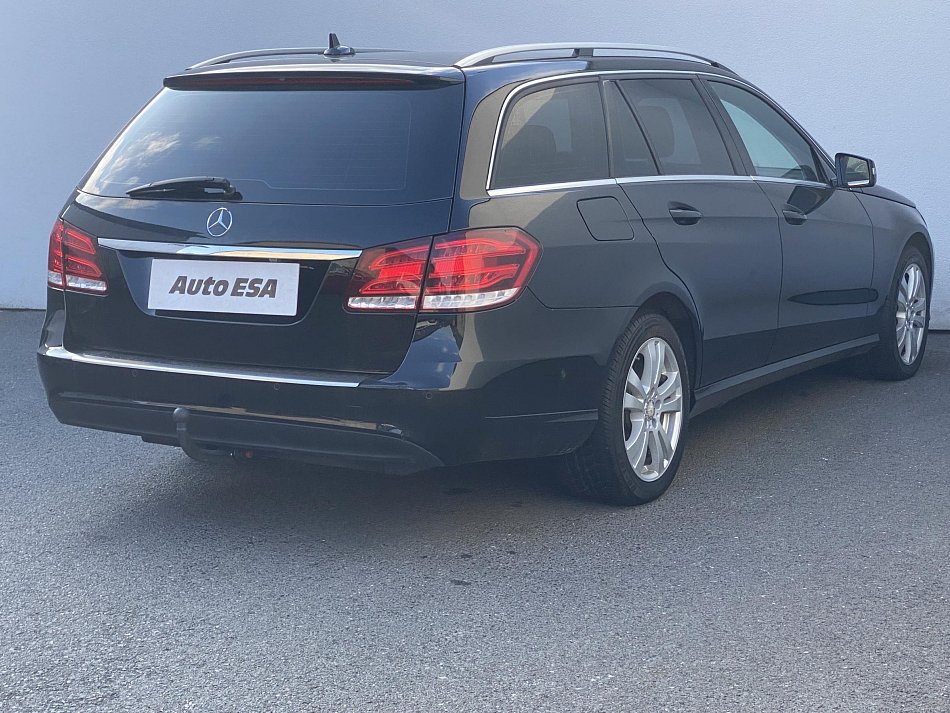 Mercedes-Benz Třída E 2.2 CDi  E200