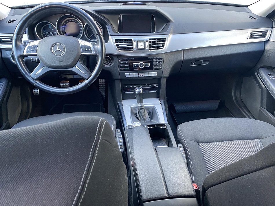 Mercedes-Benz Třída E 2.2 CDi  E200