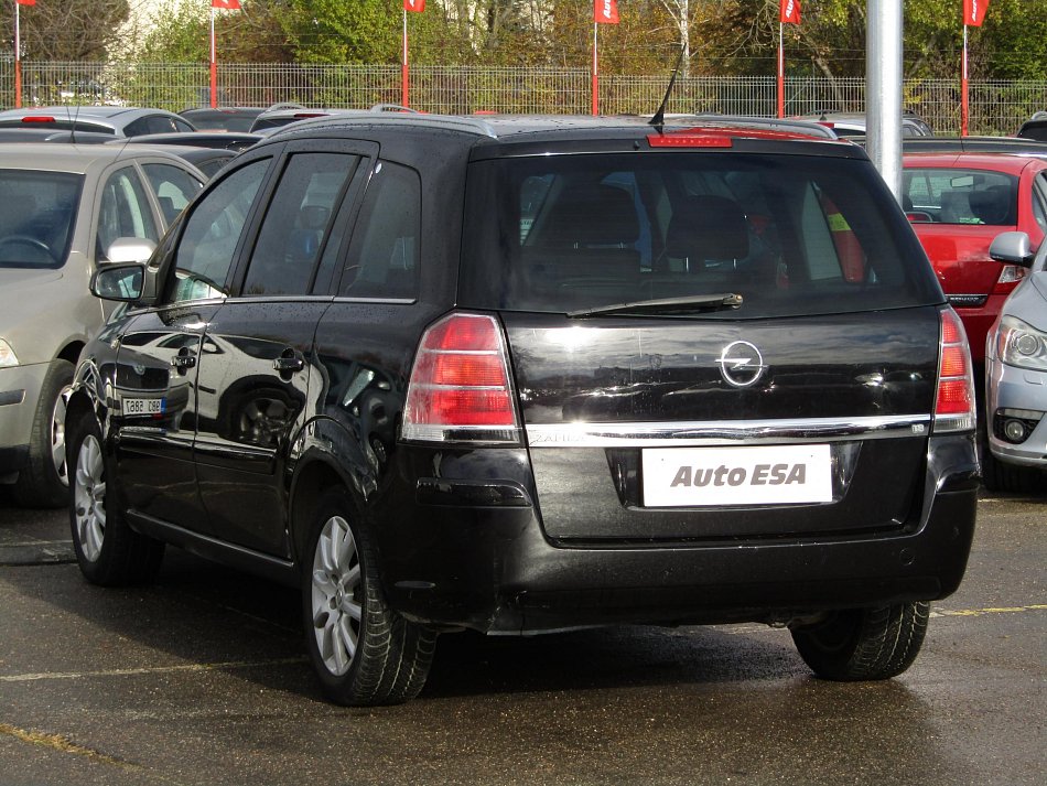 Opel Zafira 1.8 16V  7míst