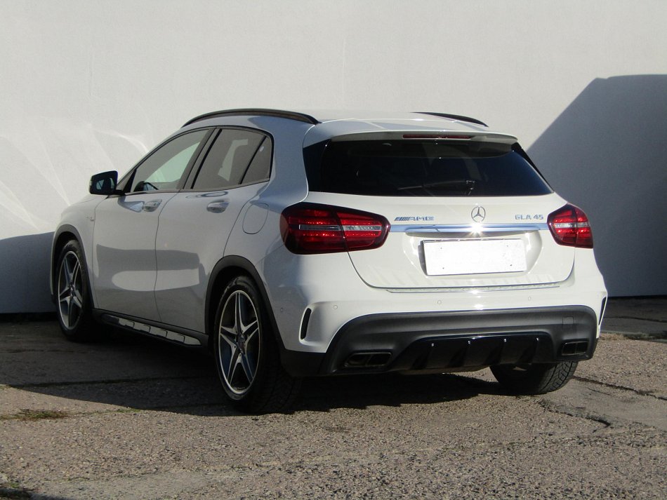 Mercedes-Benz GLA 2.0  45 AMG