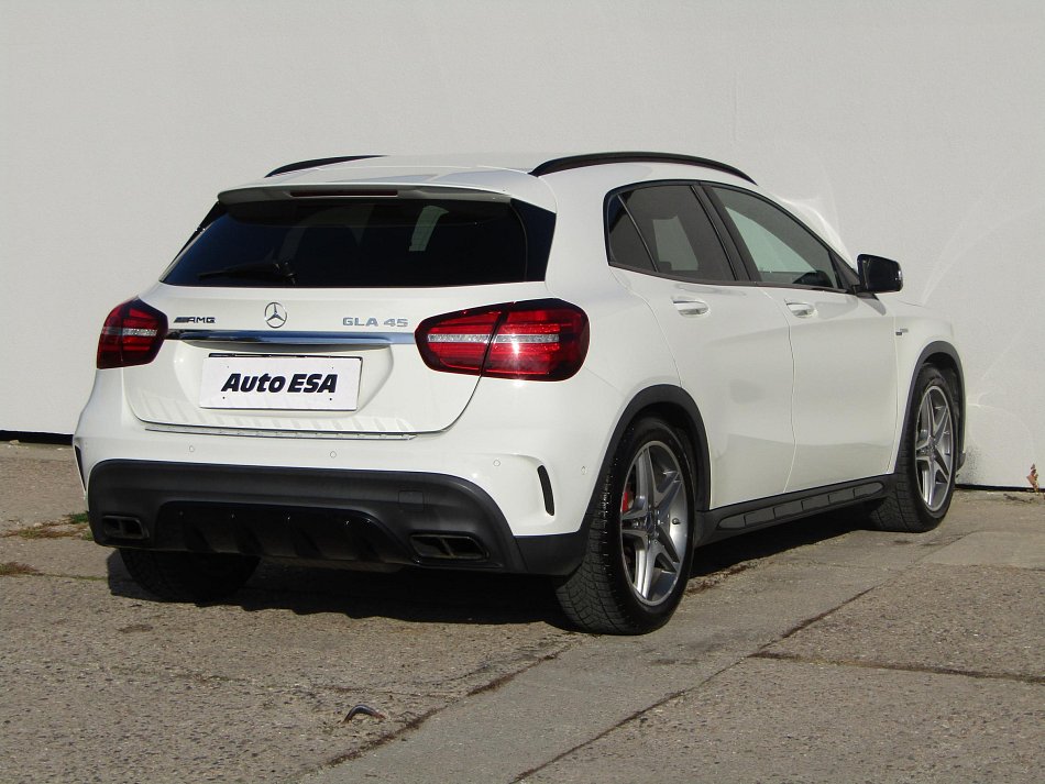 Mercedes-Benz GLA 2.0  45 AMG