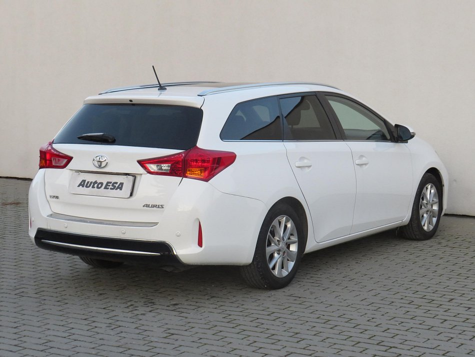 Toyota Auris 2.0i 