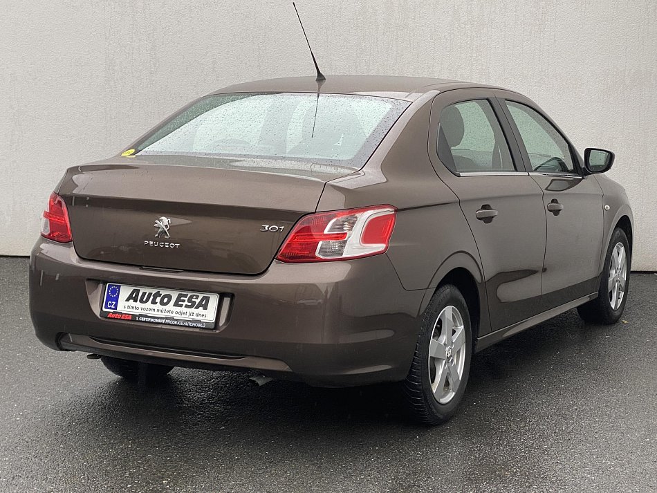 Peugeot 301 1.2VTi 