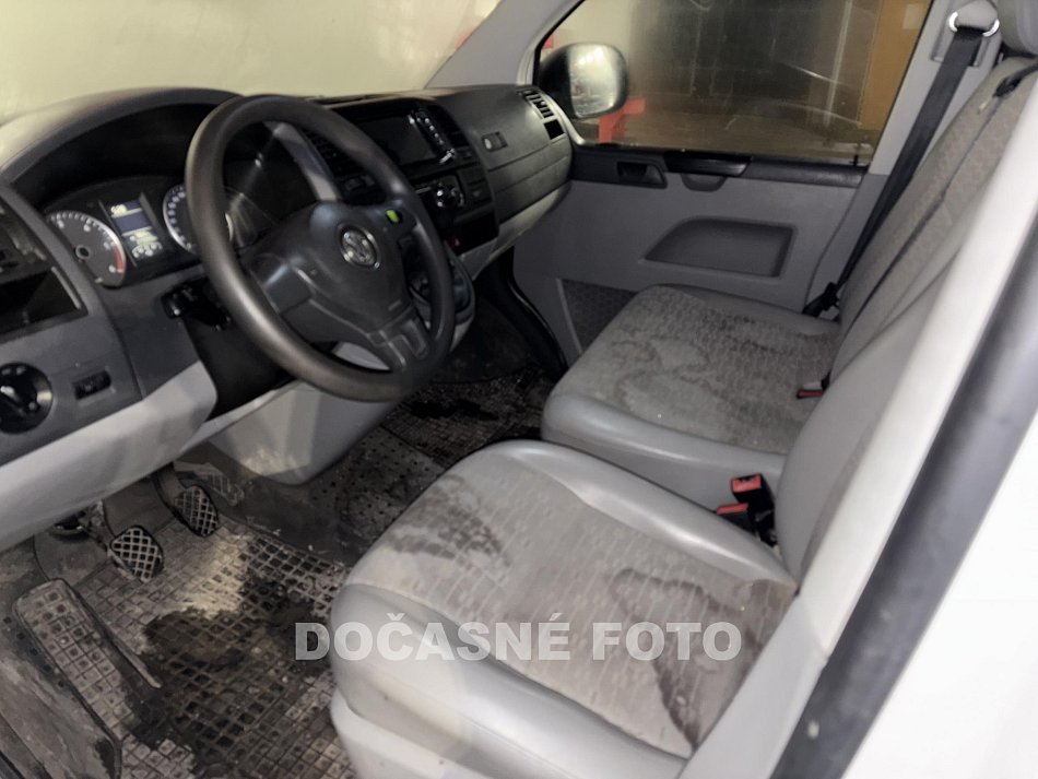 Volkswagen Transporter 2.0TDi  L2H1