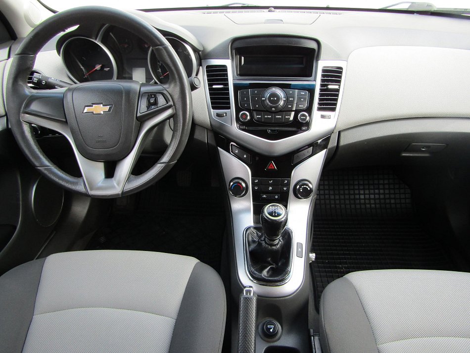 Chevrolet Cruze 1.6i 