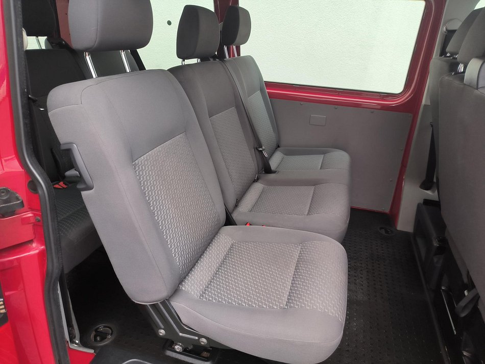 Volkswagen Transporter 2.0TDi  9míst