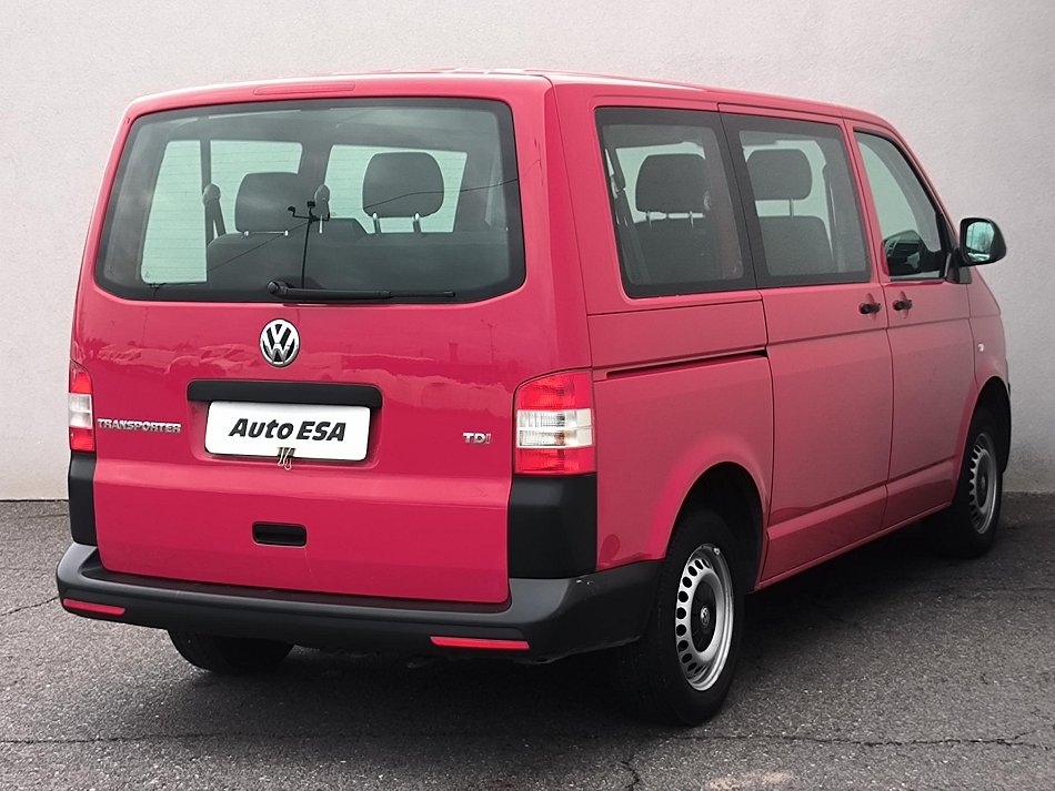 Volkswagen Transporter 2.0TDi  9míst