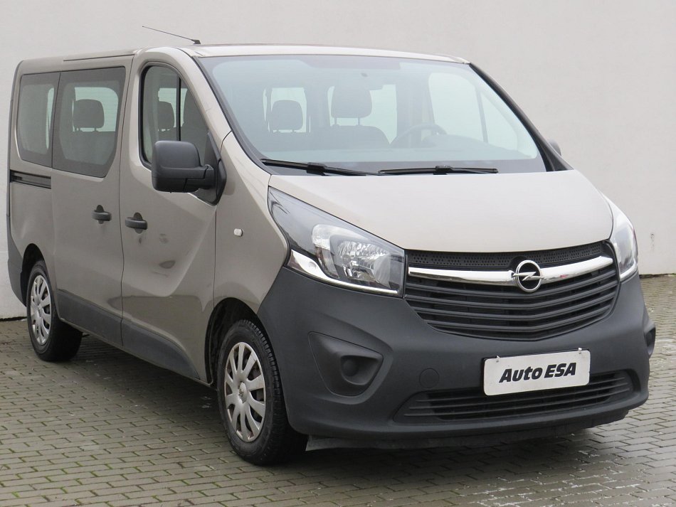 Opel Vivaro 1.6CDTi  8míst