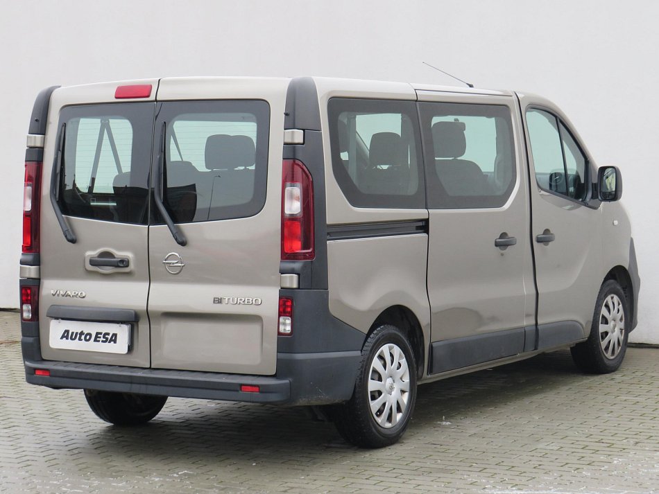 Opel Vivaro 1.6CDTi  8míst