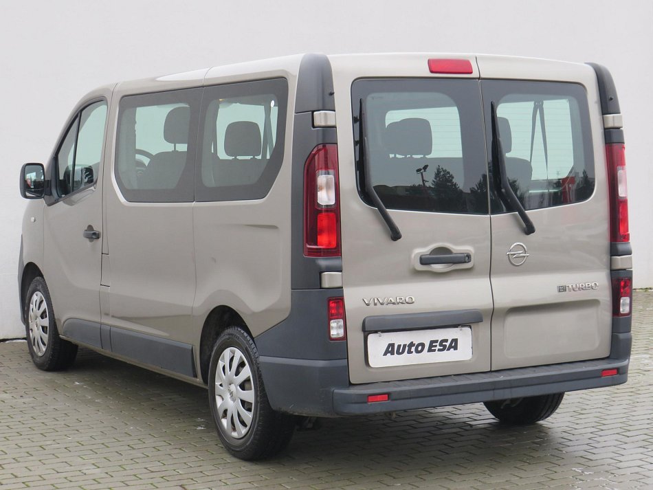 Opel Vivaro 1.6CDTi  8míst