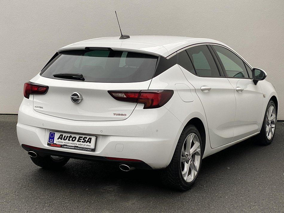 Opel Astra 1.6T Innovation