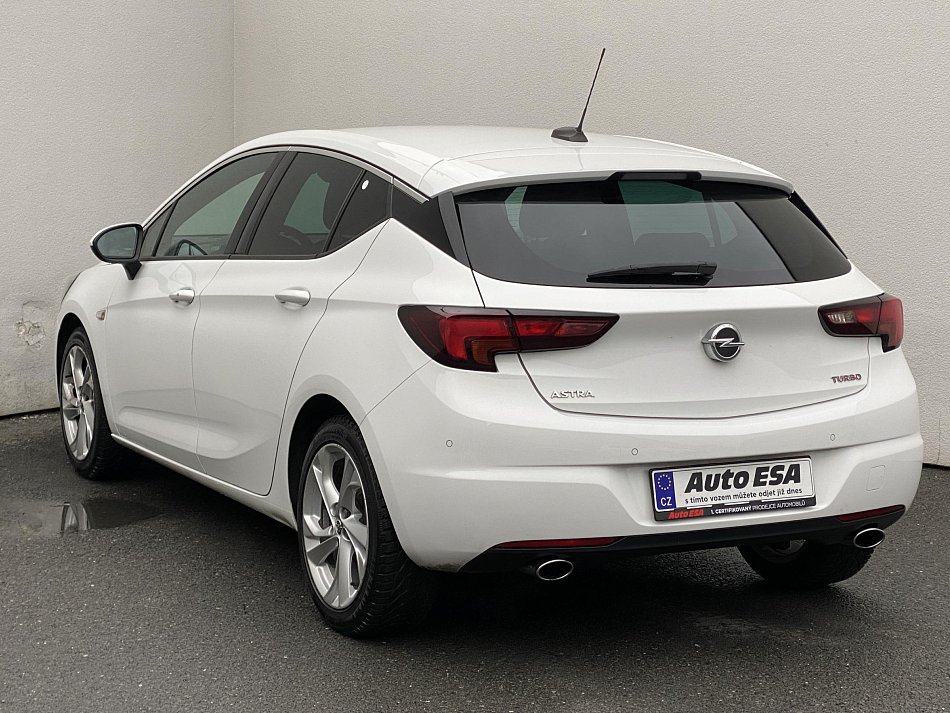 Opel Astra 1.6T Innovation