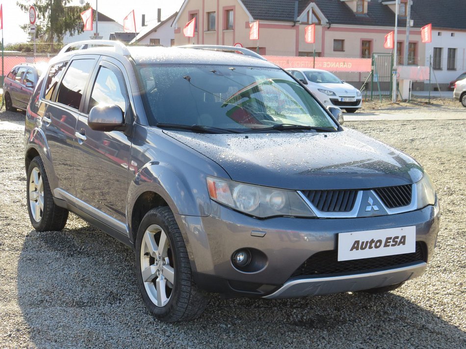 Mitsubishi Outlander 2.4i  4x4