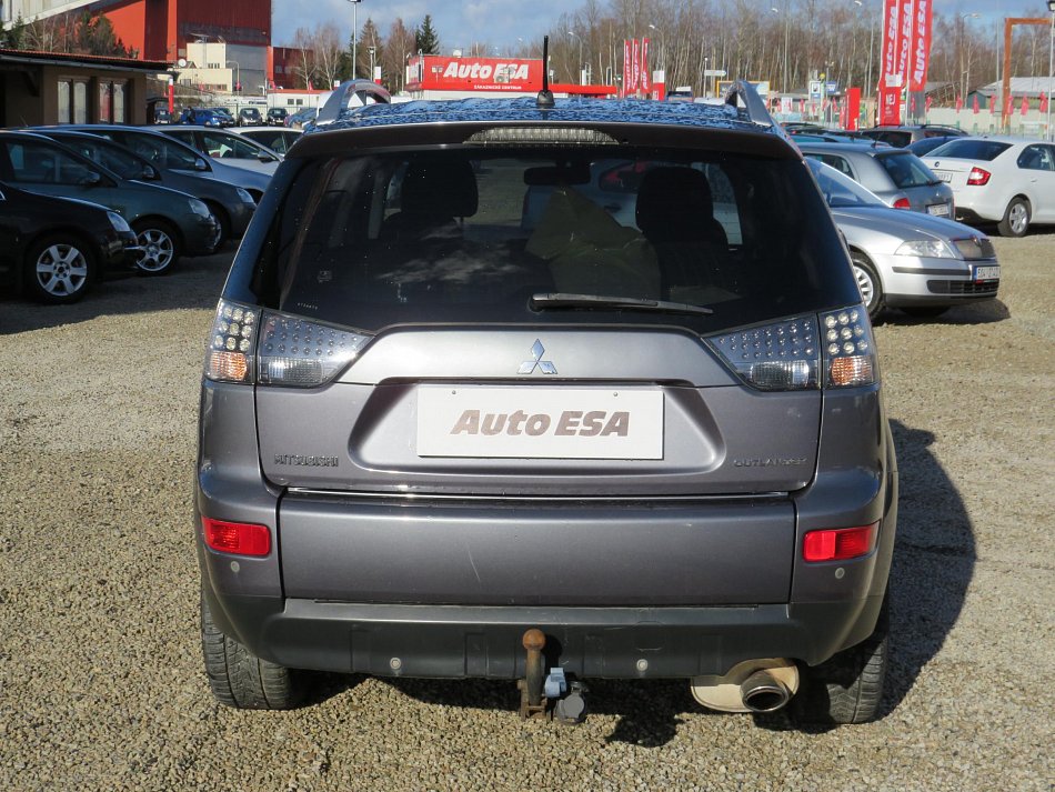 Mitsubishi Outlander 2.4i  4x4