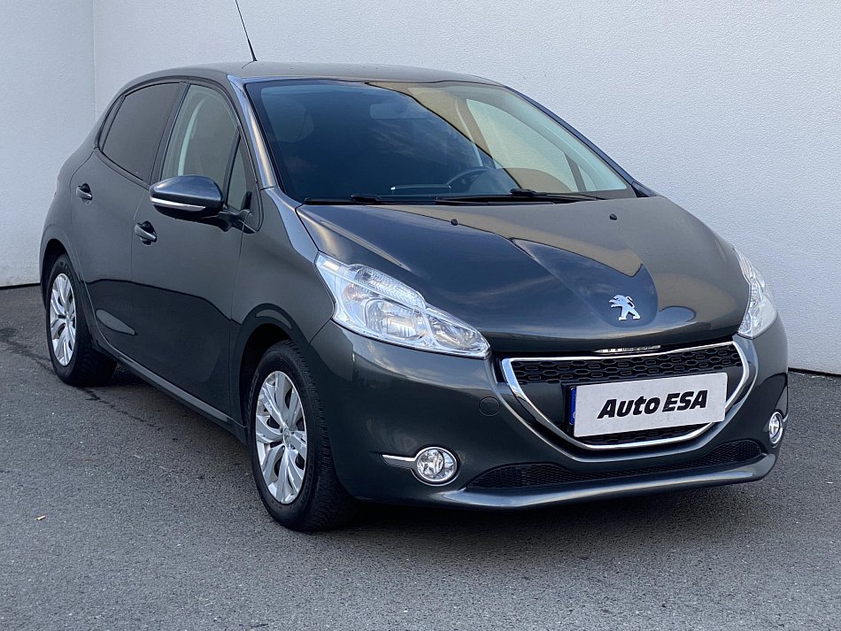 Peugeot 208 1.2i 