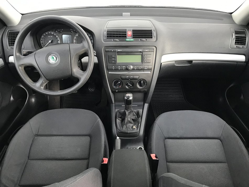 Škoda Octavia II 1.6i Ambiente