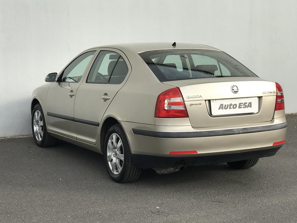 Škoda Octavia II 1.6i Ambiente