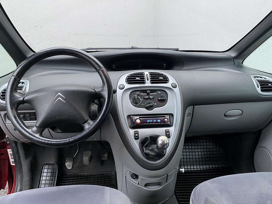 Citroën Xsara Picasso 1.6i 