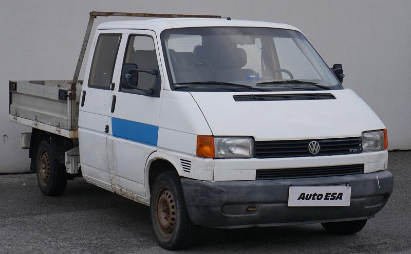 Volkswagen Transporter 2.5TDi  VALNÍK 6míst