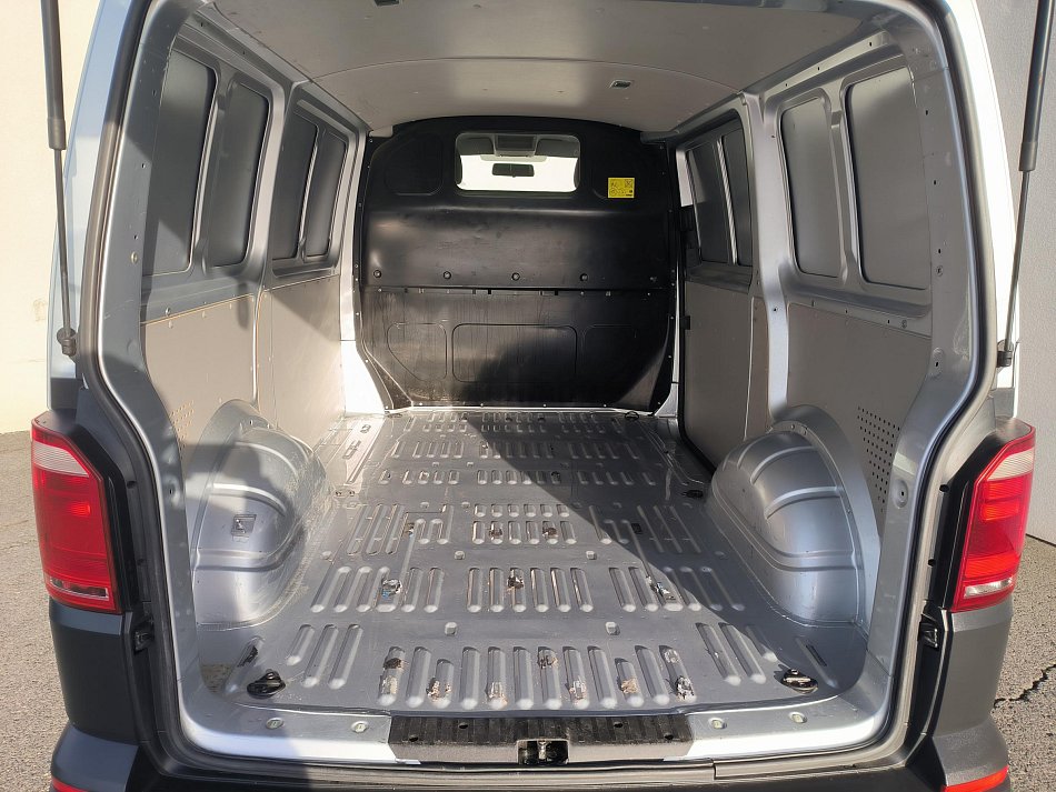 Volkswagen Transporter 2.0TDi  L1H1