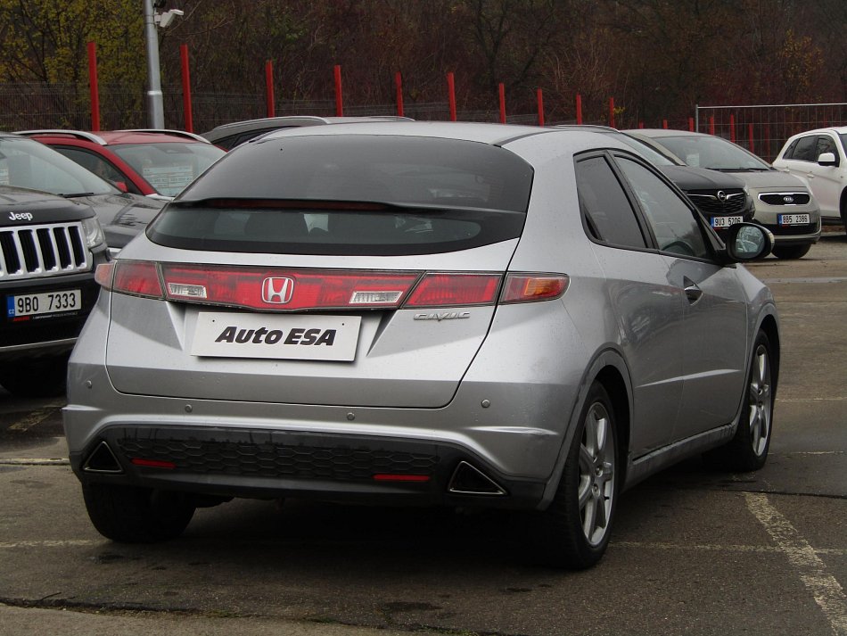 Honda Civic 1.8i 