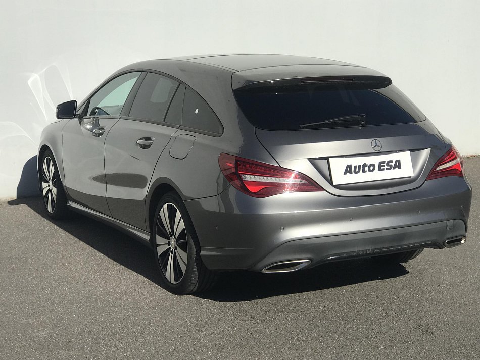 Mercedes-Benz CLA 1.6T  180