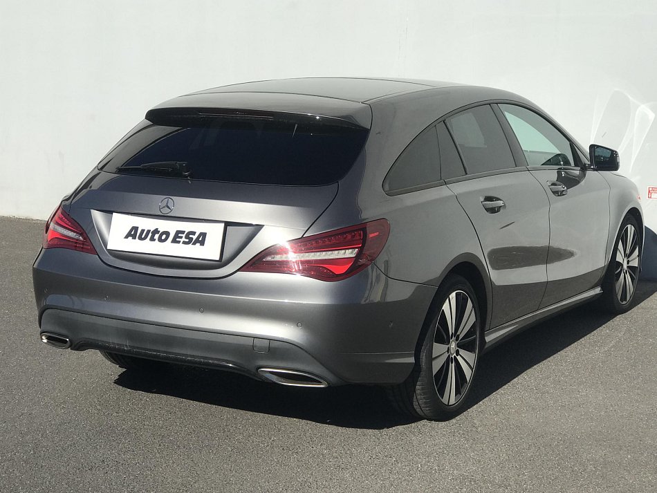 Mercedes-Benz CLA 1.6T  180