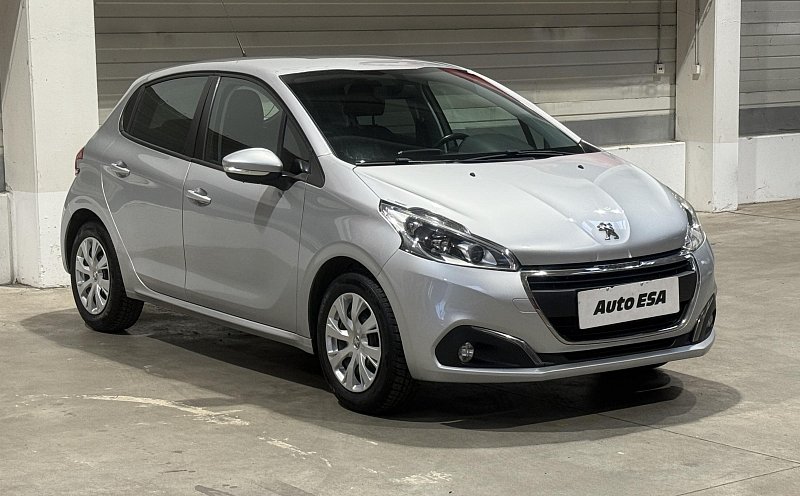 Peugeot 208 1.2i 