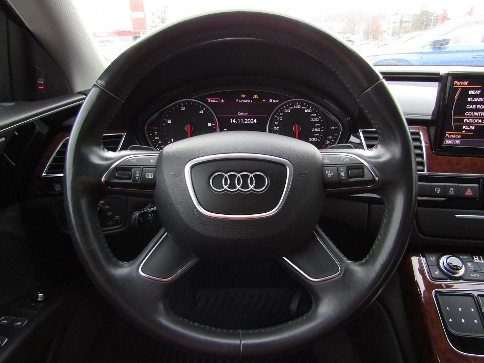 Audi A8 4.2 TDi  quattro