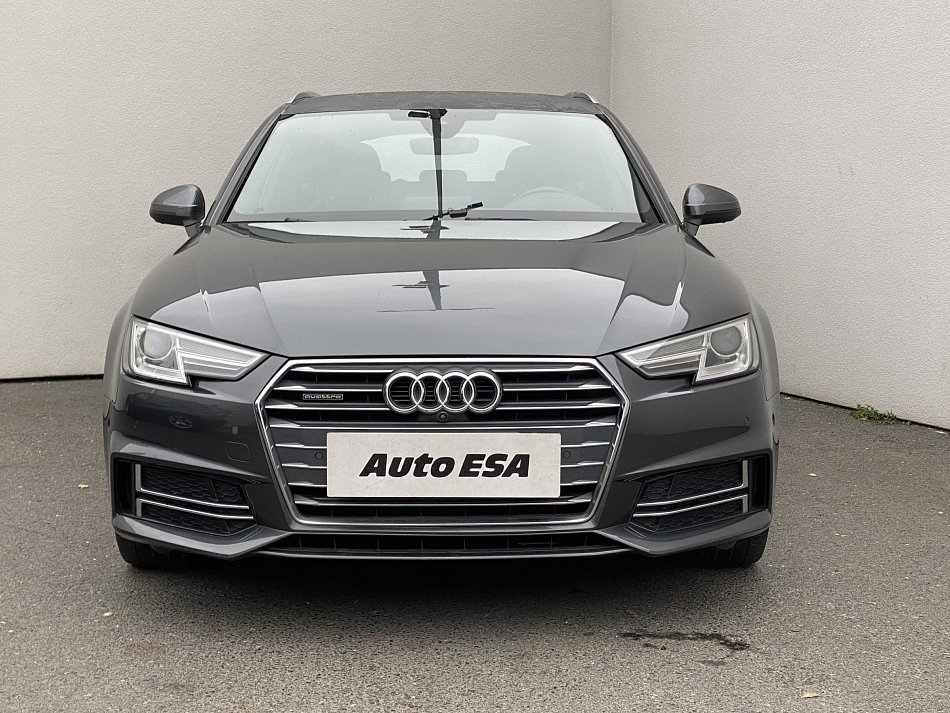 Audi A4 2.0 TDi S-line quattro