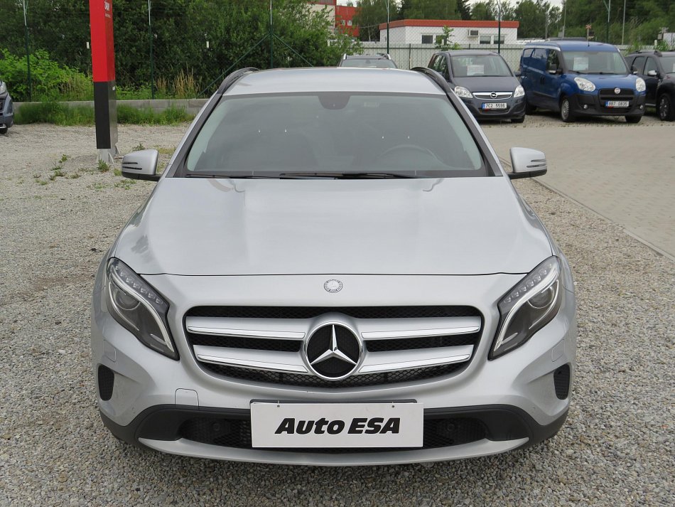 Mercedes-Benz GLA 2.2CDi  200 4Matic