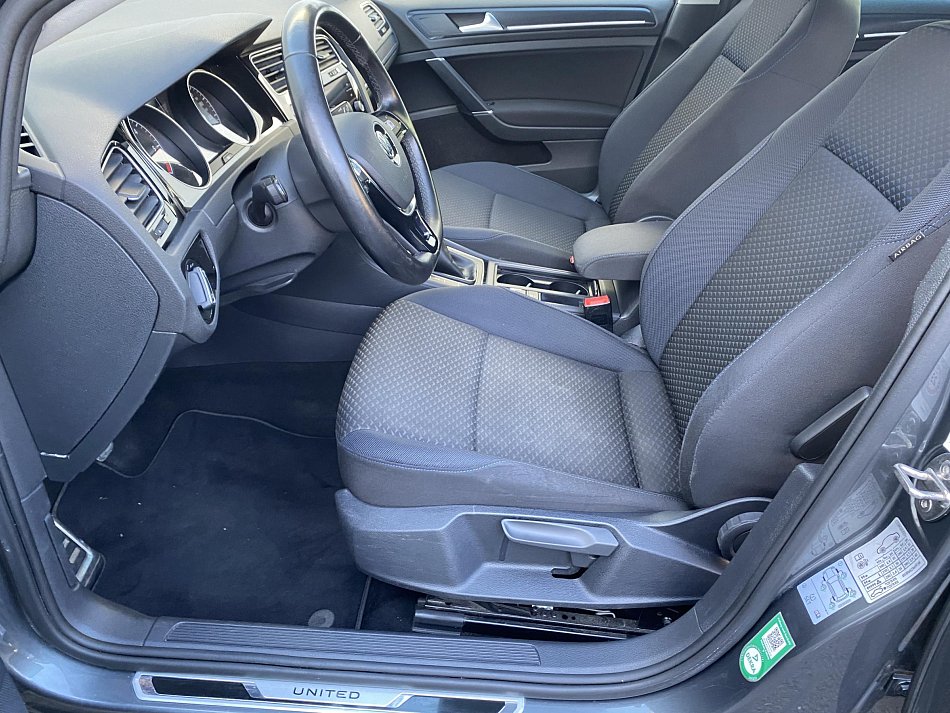 Volkswagen Golf 1.6 TDi United