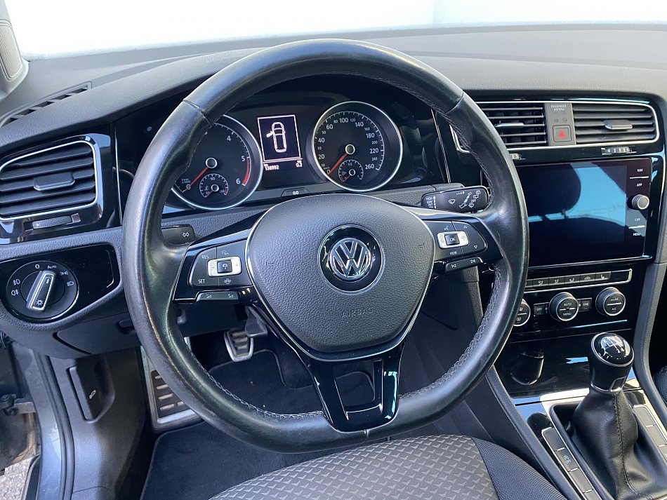 Volkswagen Golf 1.6 TDi United