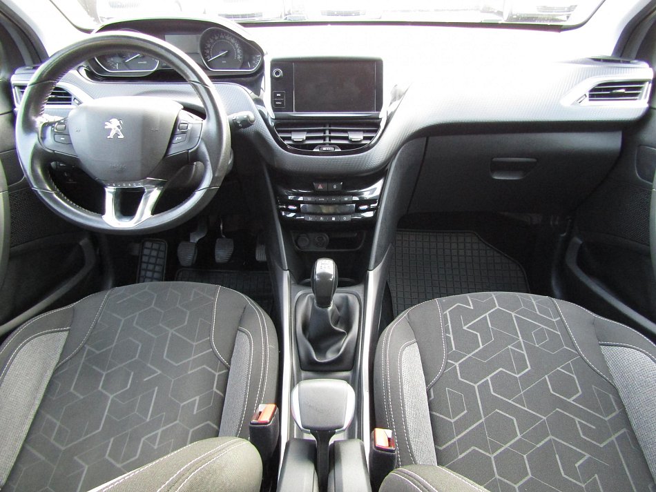 Peugeot 2008 1.2 PT 