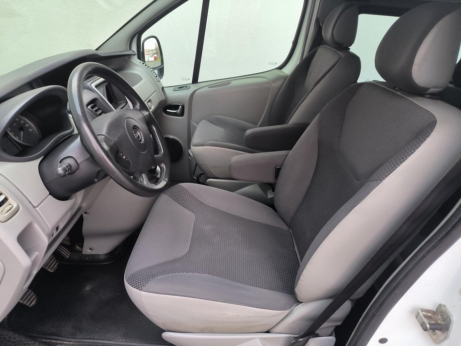 Opel Vivaro 2.0CDTi  5míst