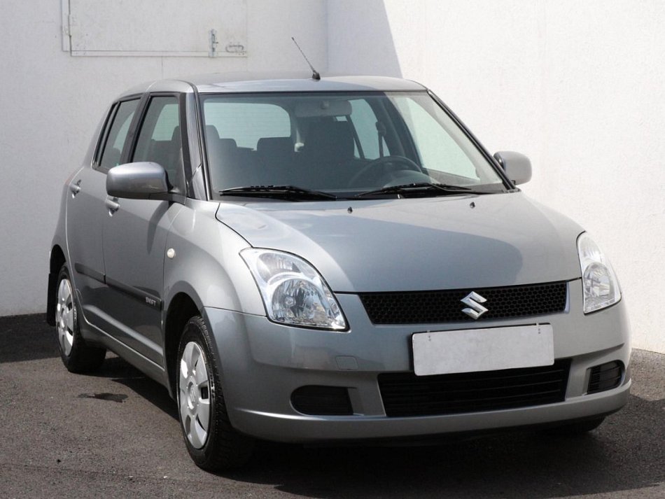 Suzuki Swift 1.3 i 