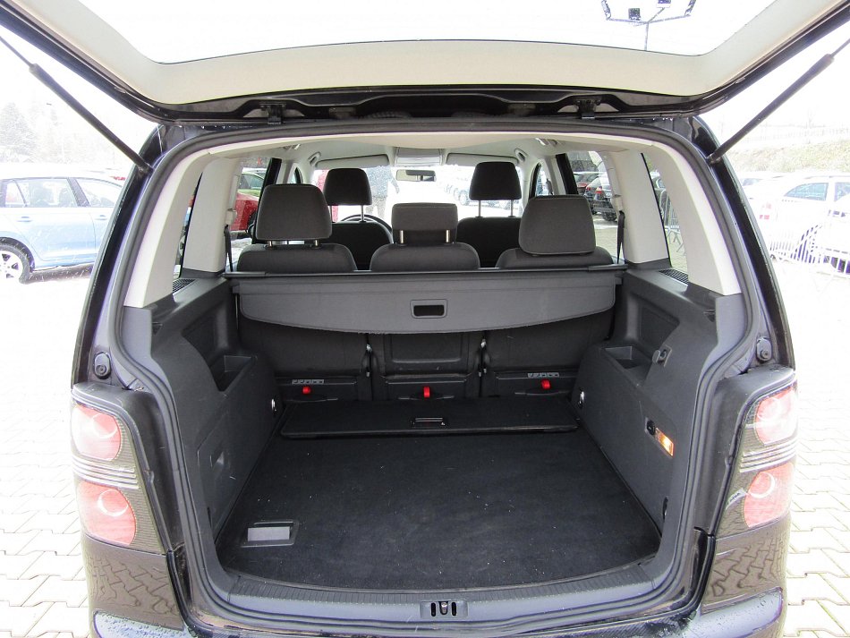 Volkswagen Touran 1.4 TSi CROSS