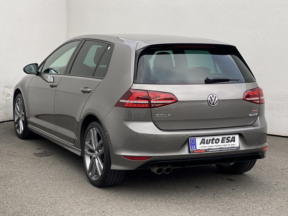 Volkswagen Golf 1.4TSi R-Line