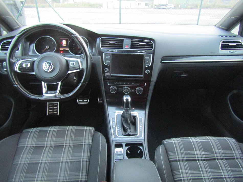 Volkswagen Golf 2.0TDi 